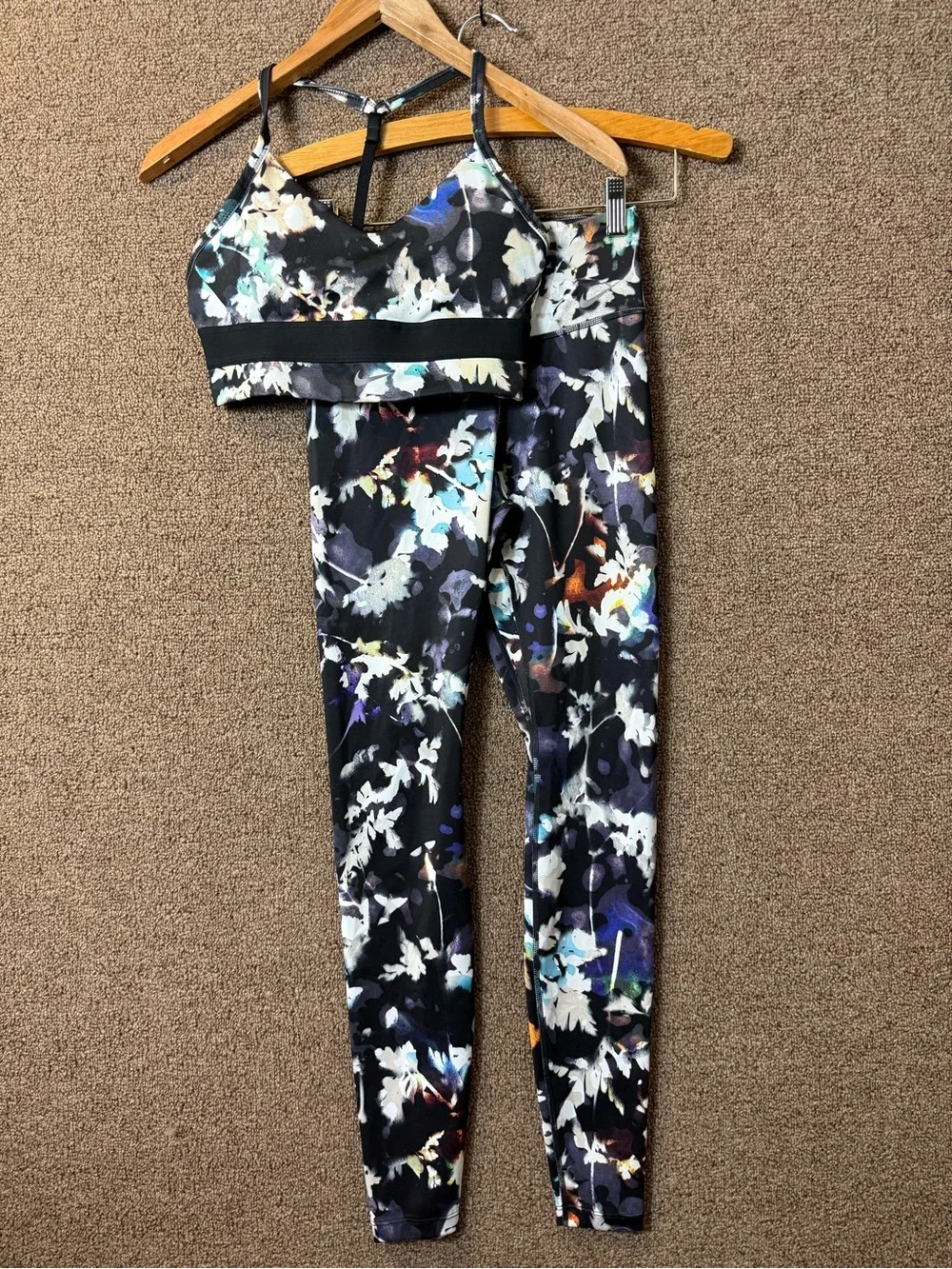 Nike Women's Indy Floral Set Leggings And Bra in Gunsmoke SET(2)